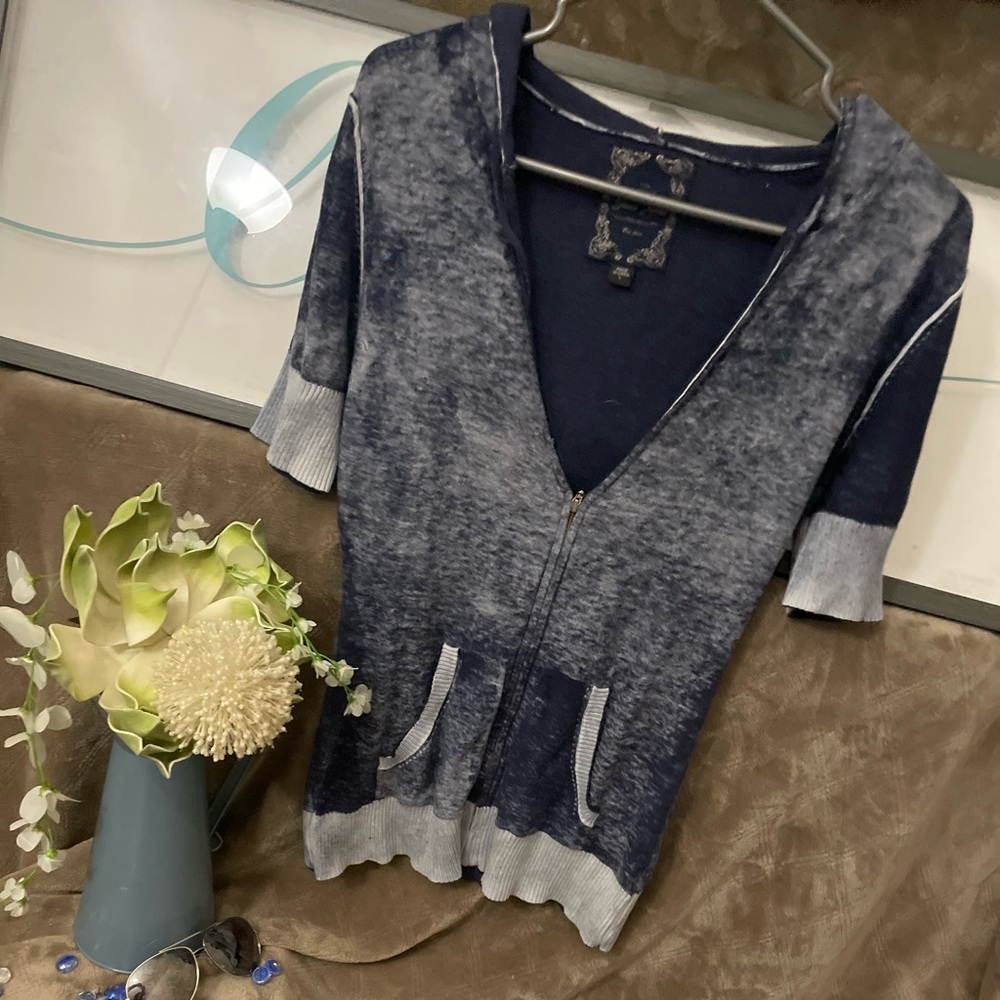 ‼️3/$33‼️✨👚OLD SCHOOL GUESS JEANS T-SHIRT HOODIE 👚✨